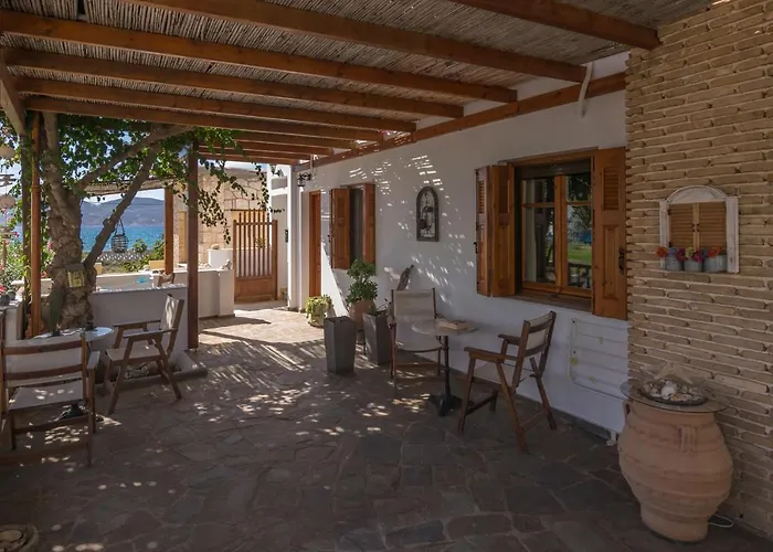 Апартаменты Medousa Адамас