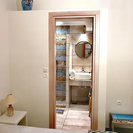 Medousa Adamantas (Milos)