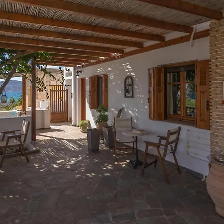Apartment Medousa Adamantas (Milos)