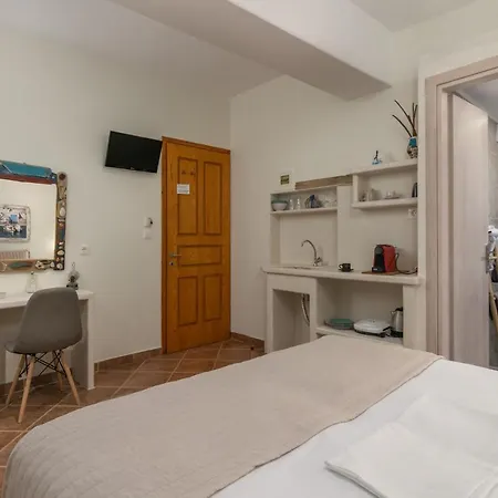 Medousa * Adamantas (Milos)